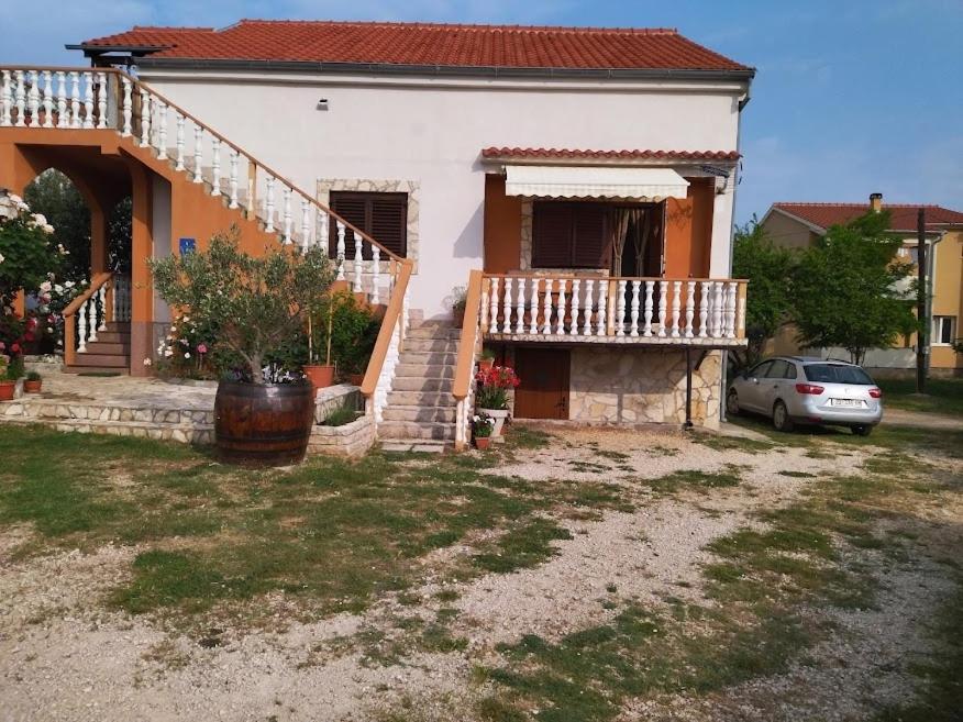 Apartment In Nin With Terrace, Air Conditioning, Wi-Fi Exterior photo